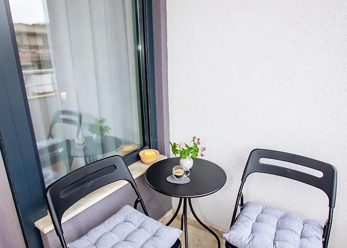 Saphi * סנדנסקי