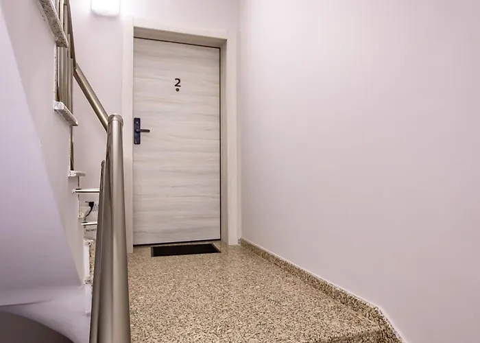 Saphi * סנדנסקי